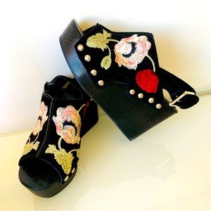 Alexander McQueen Embroidered Black Suede Platform. Size 37.